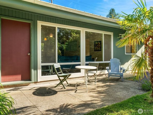 9922 SW 206th Court, Vashon WA 98070