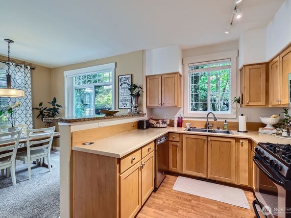 23120 SE Black Nugget Road D1, Issaquah WA 98029