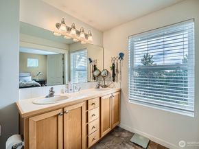 23120 SE Black Nugget Road D1, Issaquah WA 98029