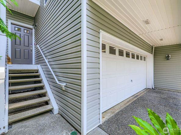 23120 SE Black Nugget Road D1, Issaquah WA 98029