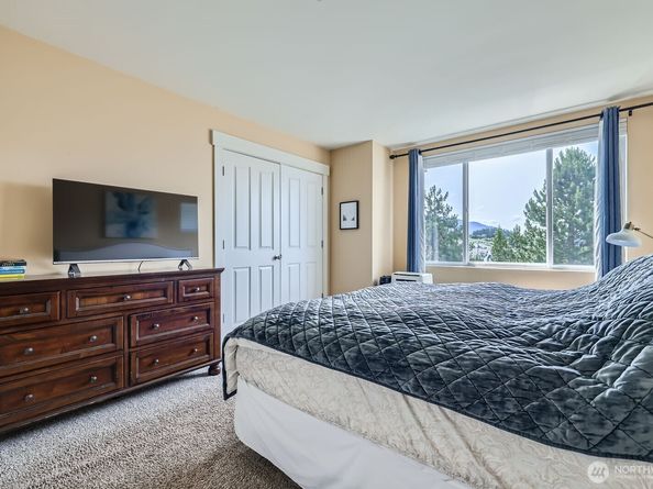 23120 SE Black Nugget Road D1, Issaquah WA 98029