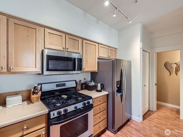 23120 SE Black Nugget Road D1, Issaquah WA 98029