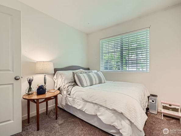 23120 SE Black Nugget Road D1, Issaquah WA 98029