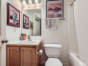 23120 SE Black Nugget Road D1, Issaquah WA 98029