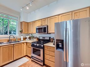 23120 SE Black Nugget Road D1, Issaquah WA 98029