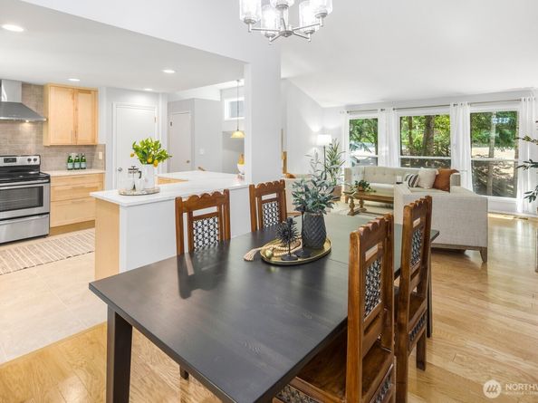 11828 NE 103rd Place, Kirkland WA 98033