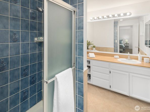 11828 NE 103rd Place, Kirkland WA 98033