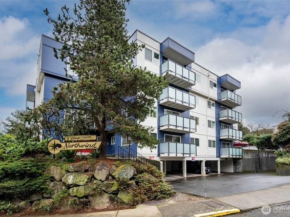 3722 27th Place W 301, Seattle WA 98199