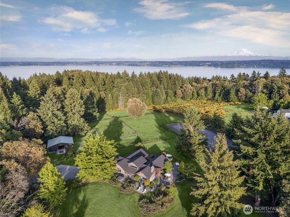 26742 94th Avenue SW, Vashon WA 98070