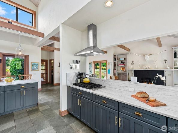 26742 94th Avenue SW, Vashon WA 98070