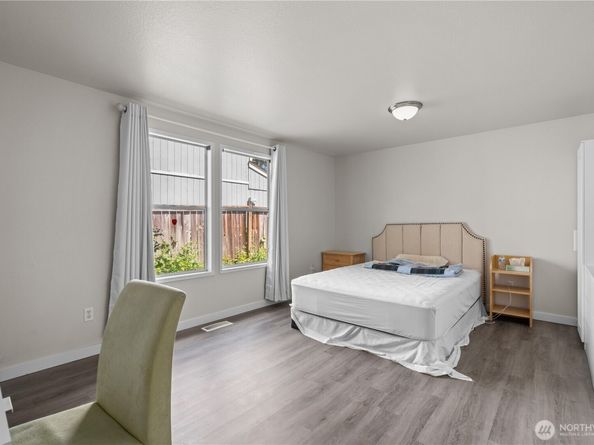 2606 S 377th Street, Federal Way WA 98003