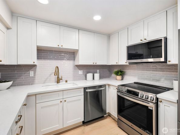 200 James Street 206, Edmonds WA 98020