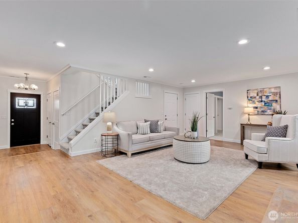 22718 1st Place W, Bothell WA 98021