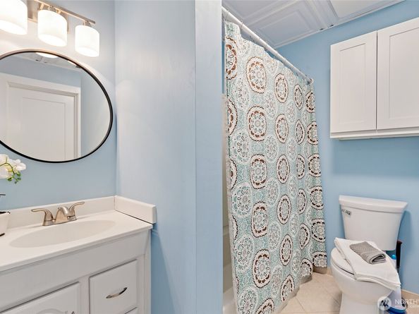 22718 1st Place W, Bothell WA 98021