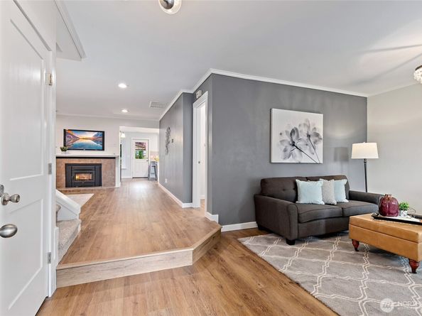 22718 1st Place W, Bothell WA 98021