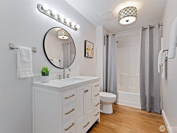22718 1st Place W, Bothell WA 98021