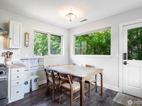 410 N 48th Street, Seattle WA 98103