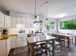 410 N 48th Street, Seattle WA 98103