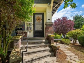 410 N 48th Street, Seattle WA 98103