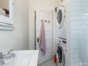 410 N 48th Street, Seattle WA 98103