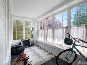 410 N 48th Street, Seattle WA 98103