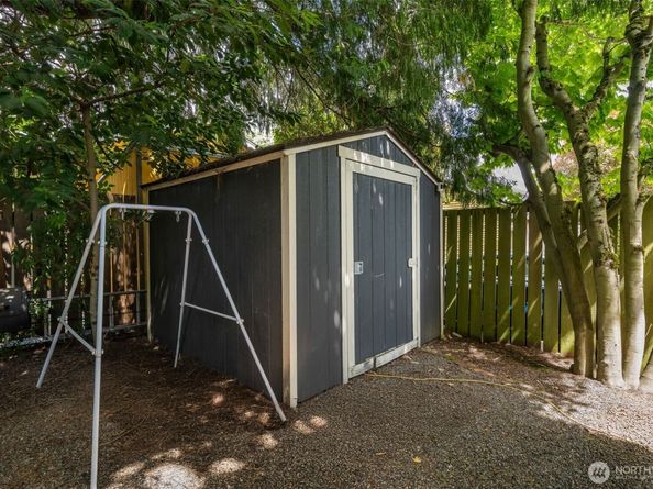 410 N 48th Street, Seattle WA 98103