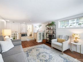 410 N 48th Street, Seattle WA 98103