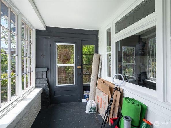 410 N 48th Street, Seattle WA 98103