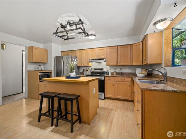 7223 NE 160th Street, Kenmore WA 98028