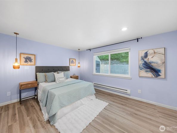 2463 74th Avenue SE, Mercer Island WA 98040