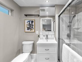 2463 74th Avenue SE, Mercer Island WA 98040