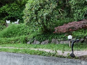 2463 74th Avenue SE, Mercer Island WA 98040