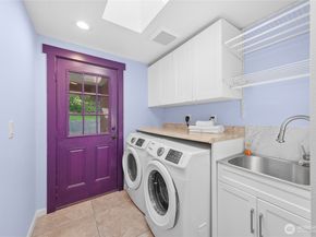 2463 74th Avenue SE, Mercer Island WA 98040