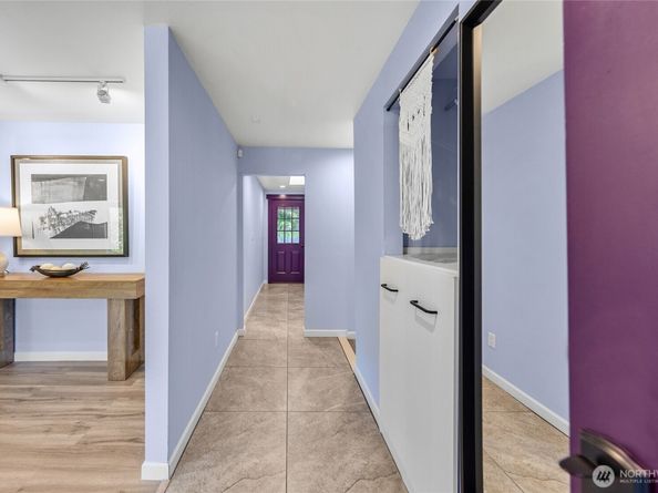2463 74th Avenue SE, Mercer Island WA 98040