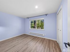 2463 74th Avenue SE, Mercer Island WA 98040