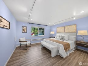 2463 74th Avenue SE, Mercer Island WA 98040