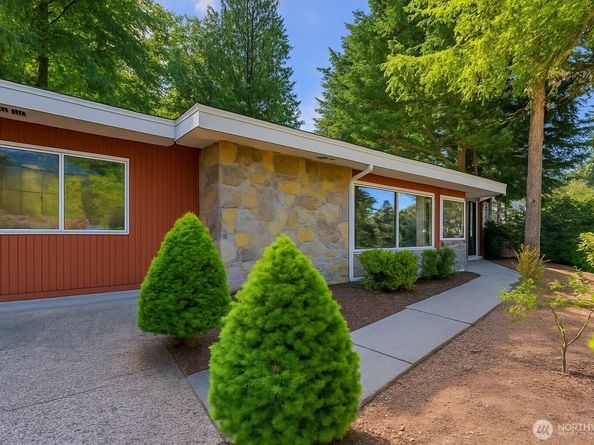 2463 74th Avenue SE, Mercer Island WA 98040