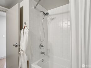 900 Lenora Street W106, Seattle WA 98121