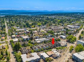 9033 18th Avenue SW A, Seattle WA 98106