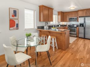9033 18th Avenue SW A, Seattle WA 98106