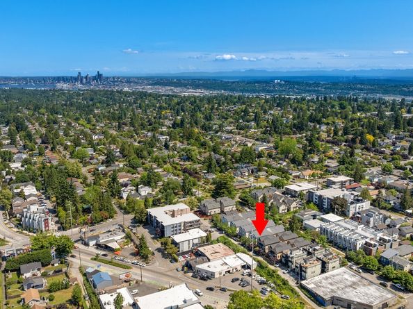 9033 18th Avenue SW A, Seattle WA 98106