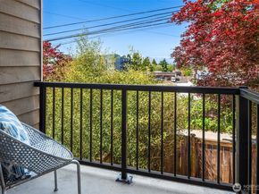 9033 18th Avenue SW A, Seattle WA 98106