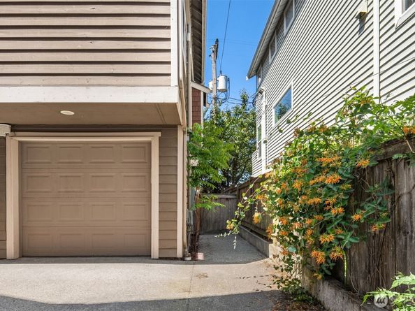 9033 18th Avenue SW A, Seattle WA 98106