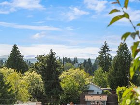9033 18th Avenue SW A, Seattle WA 98106