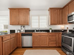 9033 18th Avenue SW A, Seattle WA 98106