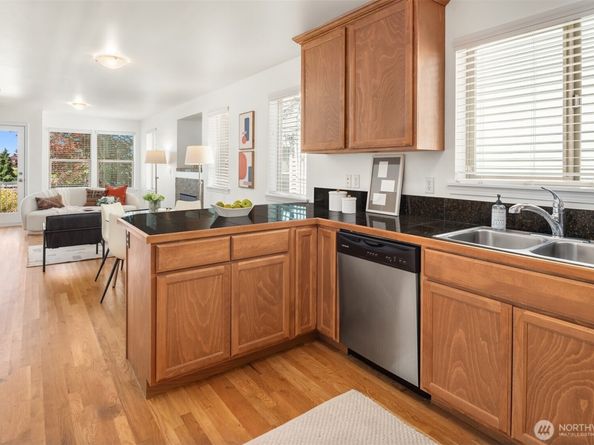 9033 18th Avenue SW A, Seattle WA 98106