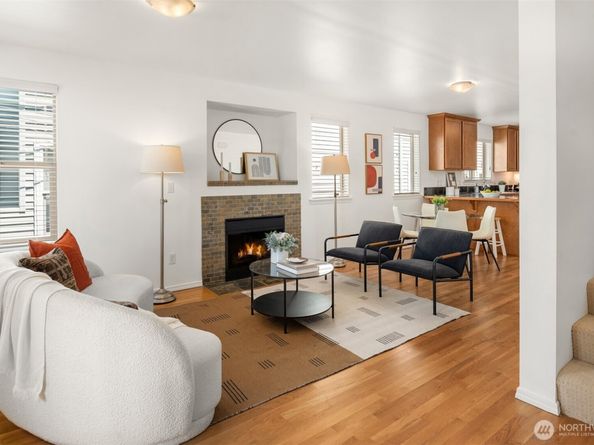 9033 18th Avenue SW A, Seattle WA 98106