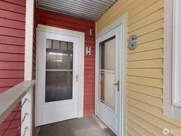 2400 E Howell Street G, Seattle WA 98122