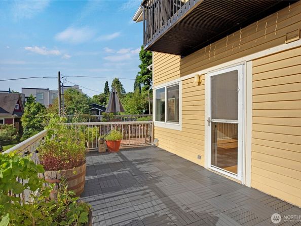2400 E Howell Street G, Seattle WA 98122