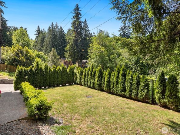 16422 76th Avenue NE, Kenmore WA 98028